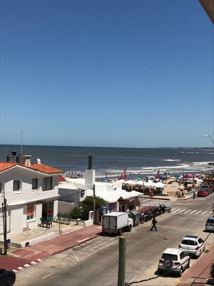 2 bedrooms Apartment in Maldonado, Uruguay No. 11003