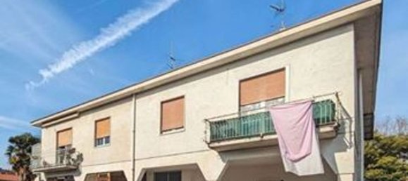 3غرفة شقة في Bovisio Masciago, Italy رقم 181673 10