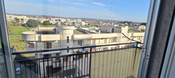 4 rooms Apartment in Locorotondo, Italy No. 24876 10