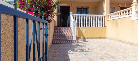 2 غرف نوم تاون هاوس في Alicante, Spain رقم 186469 2