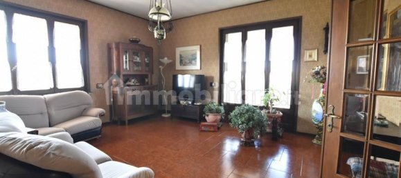 4 bedrooms Villa in Fidenza, Italy No. 357701 5