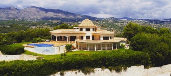 4 bedrooms Villa in Calpe, Spain No. 957 3