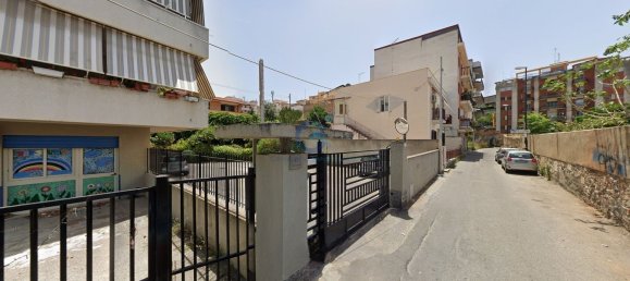 122m² Commercial property in Reggio Calabria, Italy No. 9315 2