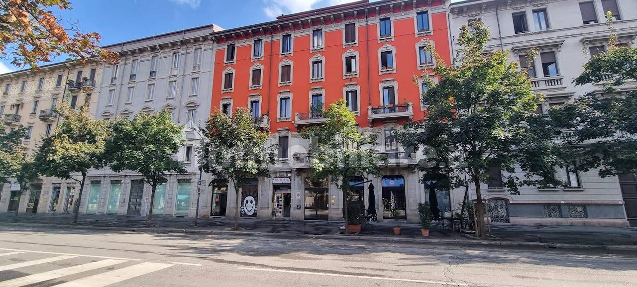 Коммерческая недвижимость 50м² в Милан, Италия № 243397