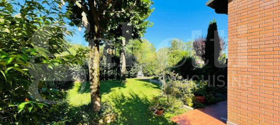 3 bedrooms House in Valsamoggia, Italy No. 325838 5