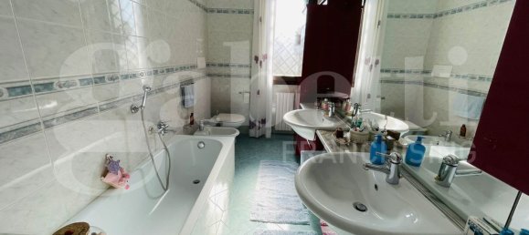 3 bedrooms House in Valsamoggia, Italy No. 325838 37