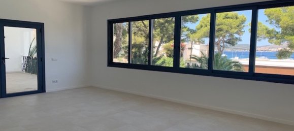 5 bedrooms Villa in Santa Ponsa, Spain No. 14783 2