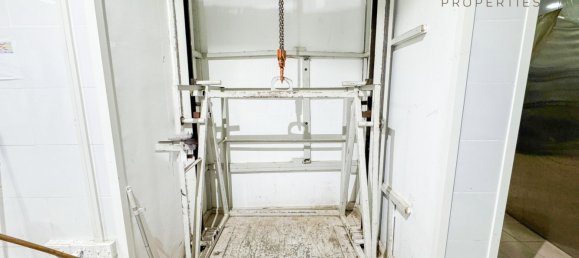 1393.5m² Warehouse in Al Quoz, UAE No. 54804 6