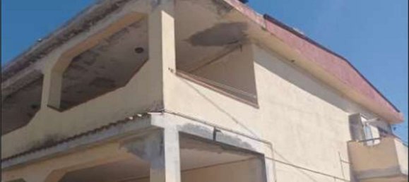 5 rooms Apartment in Crotone, Italy No. 183009 5