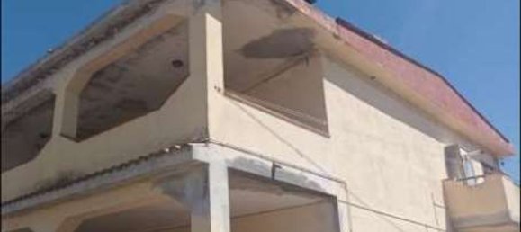 5 rooms Apartment in Crotone, Italy No. 183009 2