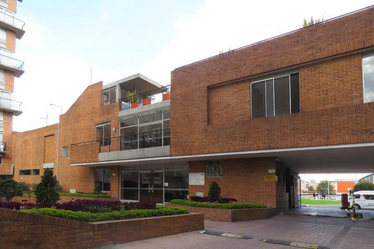 3 bedrooms House in Bogota, Colombia No. 11492