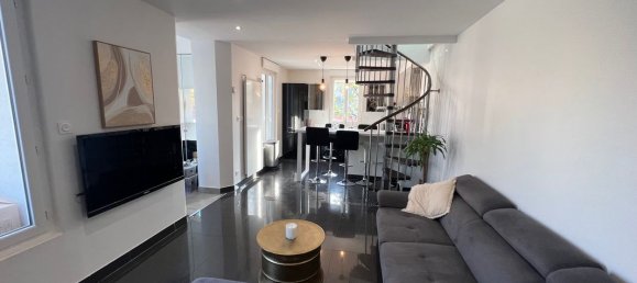 3 bedrooms House in Champigny-sur-Marne, France No. 165951 2