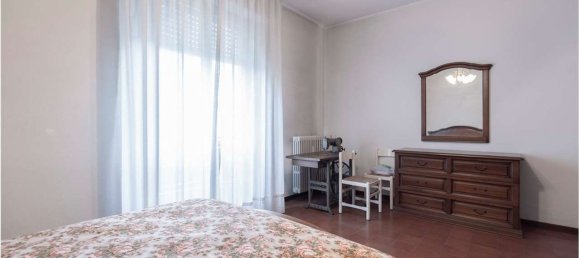 Apartamento de 3 dormitorios en Mantua, Italy No. 362229 8