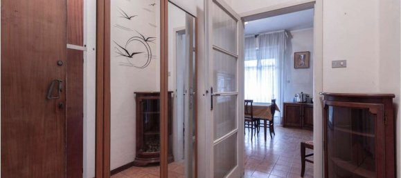 Apartamento de 3 dormitorios en Mantua, Italy No. 362229 2