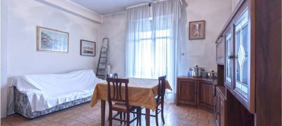 Apartamento de 3 dormitorios en Mantua, Italy No. 362229 3