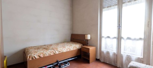 Apartamento de 3 dormitorios en Mantua, Italy No. 362229 10