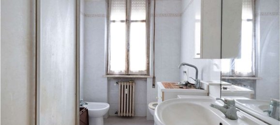 Apartamento de 3 dormitorios en Mantua, Italy No. 362229 12