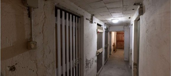 Apartamento de 3 dormitorios en Mantua, Italy No. 362229 13