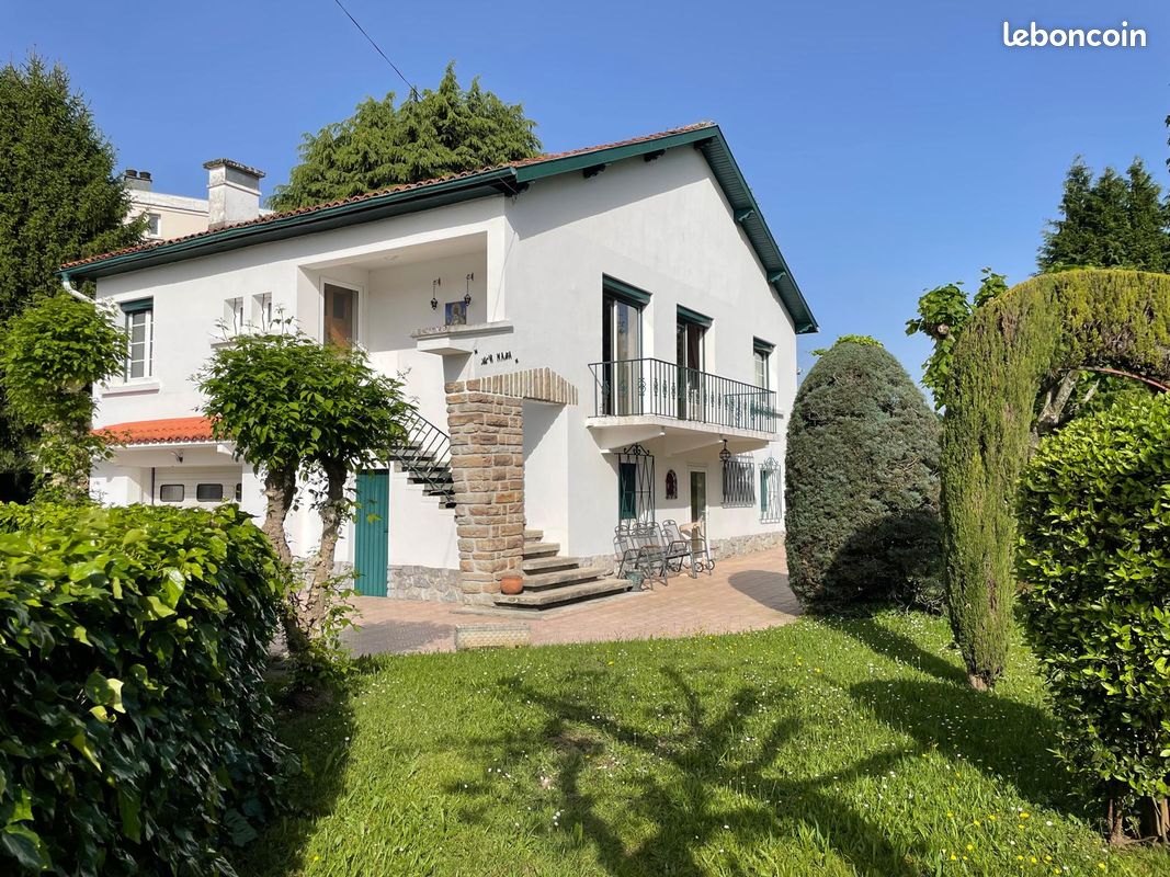 5 bedrooms House in Occitanie, France No. 290214