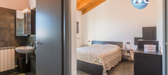 2 bedrooms Apartment in Vallefoglia, Italy No. 358419 10