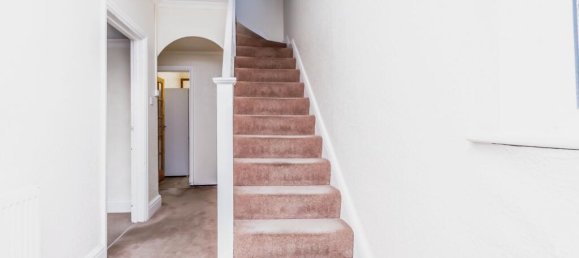 3 Schlafzimmer Haus in Croydon, United Kingdom, Nr. 8132 11