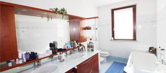 3 bedrooms Villa in Dalmine, Italy No. 54797 17
