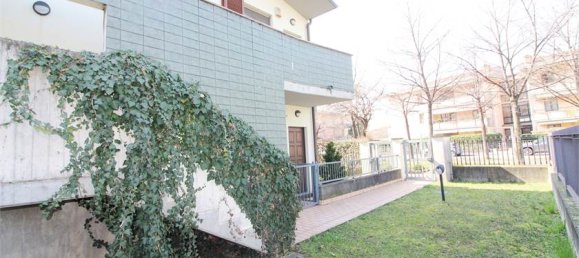 3 bedrooms Villa in Dalmine, Italy No. 54797 25