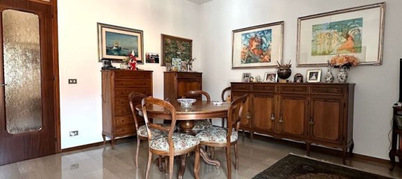 3 bedrooms Apartment in Udine, Italy No. 316024 3