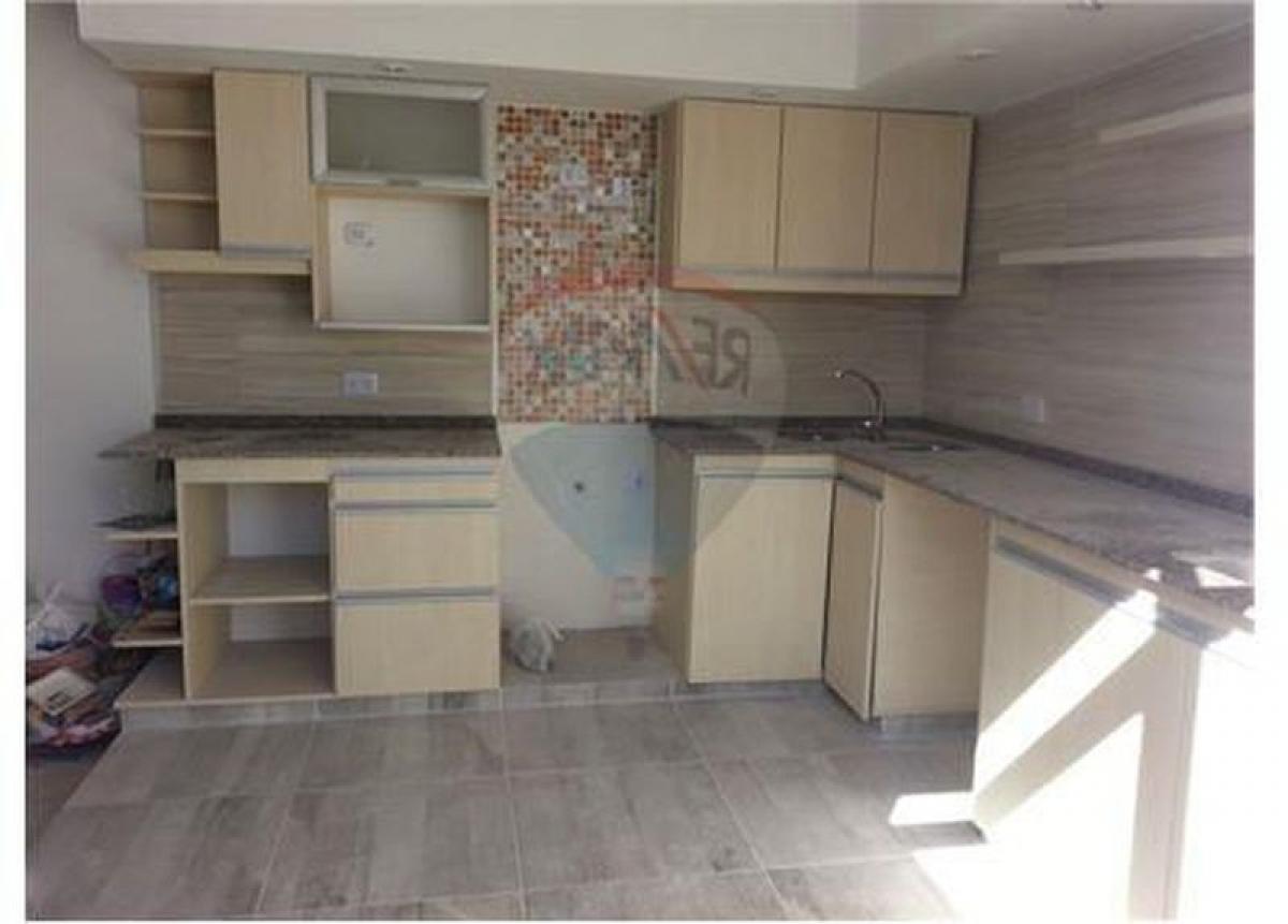 2 bedrooms House in Moron, Argentina No. 2240