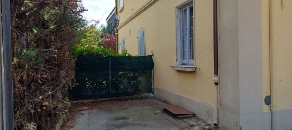 3 bedrooms Apartment in Bologna, Italy No. 376781 2