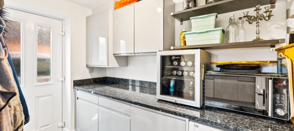 5 bedrooms House in Horley, United Kingdom No. 1055 10