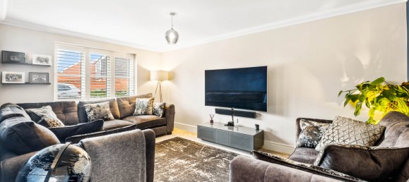 5 bedrooms House in Horley, United Kingdom No. 1055 11