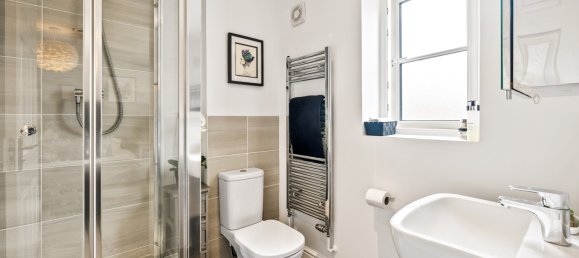 5 bedrooms House in Horley, United Kingdom No. 1055 17