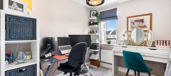 5 bedrooms House in Horley, United Kingdom No. 1055 21