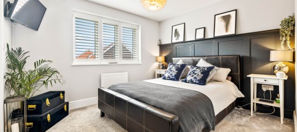 5 bedrooms House in Horley, United Kingdom No. 1055 15