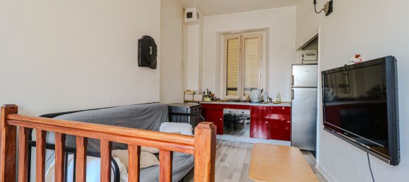 80m² Commercial property in Limay, France No. 128748 6