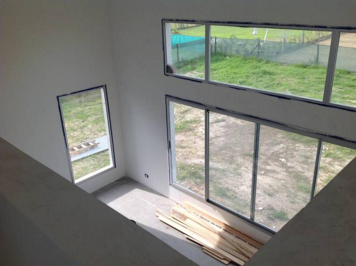 3 bedrooms House in Tigre, Argentina No. 86373