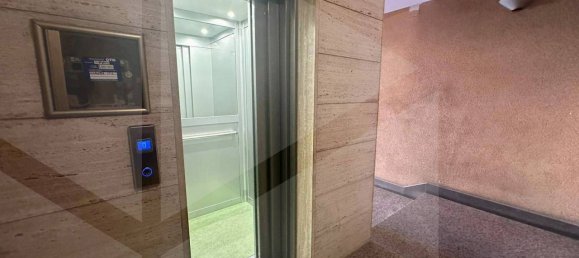 Apartamento de 5 habitaciónes en Bari, Italy No. 29102 5