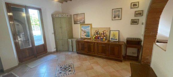 4 rooms House in Colle di Val d'Elsa, Italy No. 378509 7