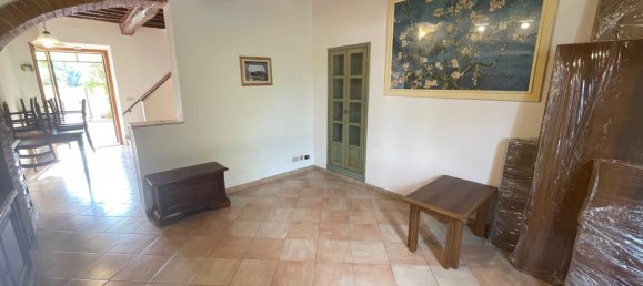 4 rooms House in Colle di Val d'Elsa, Italy No. 378509 9