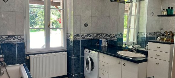 3 Schlafzimmer Haus in Saint-Amand-Montrond, France, Nr. 260159 12