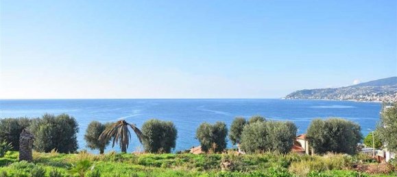 5 bedrooms Villa in Sanremo, Italy No. 99 6