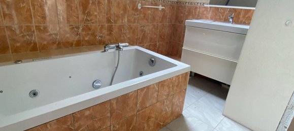 Дом с 5 спальнями в Тригюэр, Франция № 71605 8