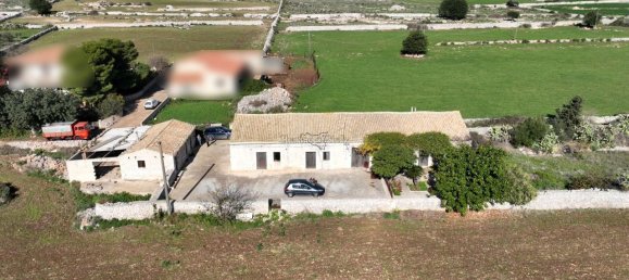 Дом с 4 комнатами в Модика, Италия № 236482 9