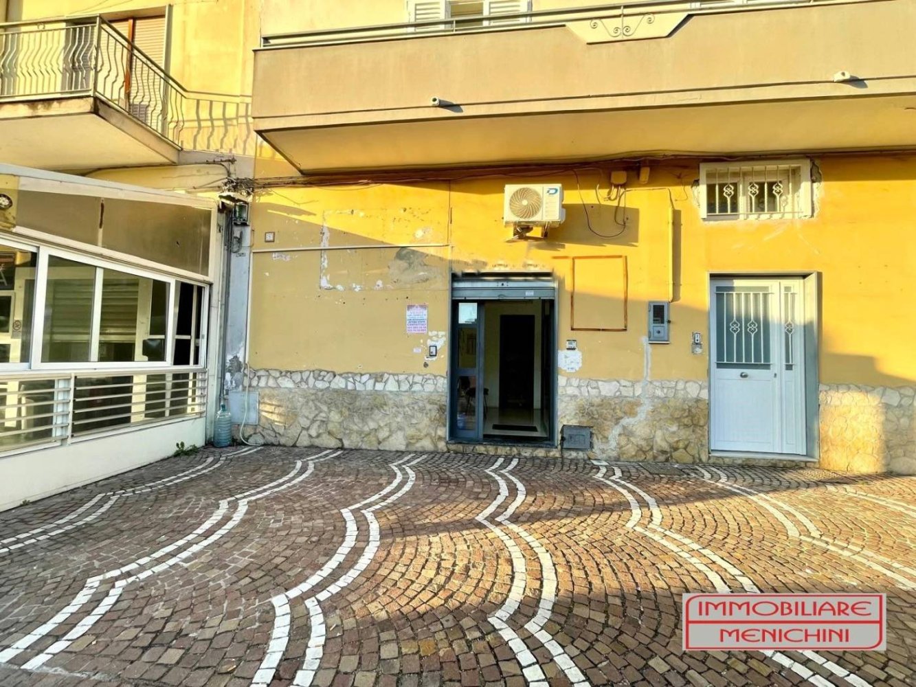 3 rooms Commercial property in Brusciano, Italy No. 121499