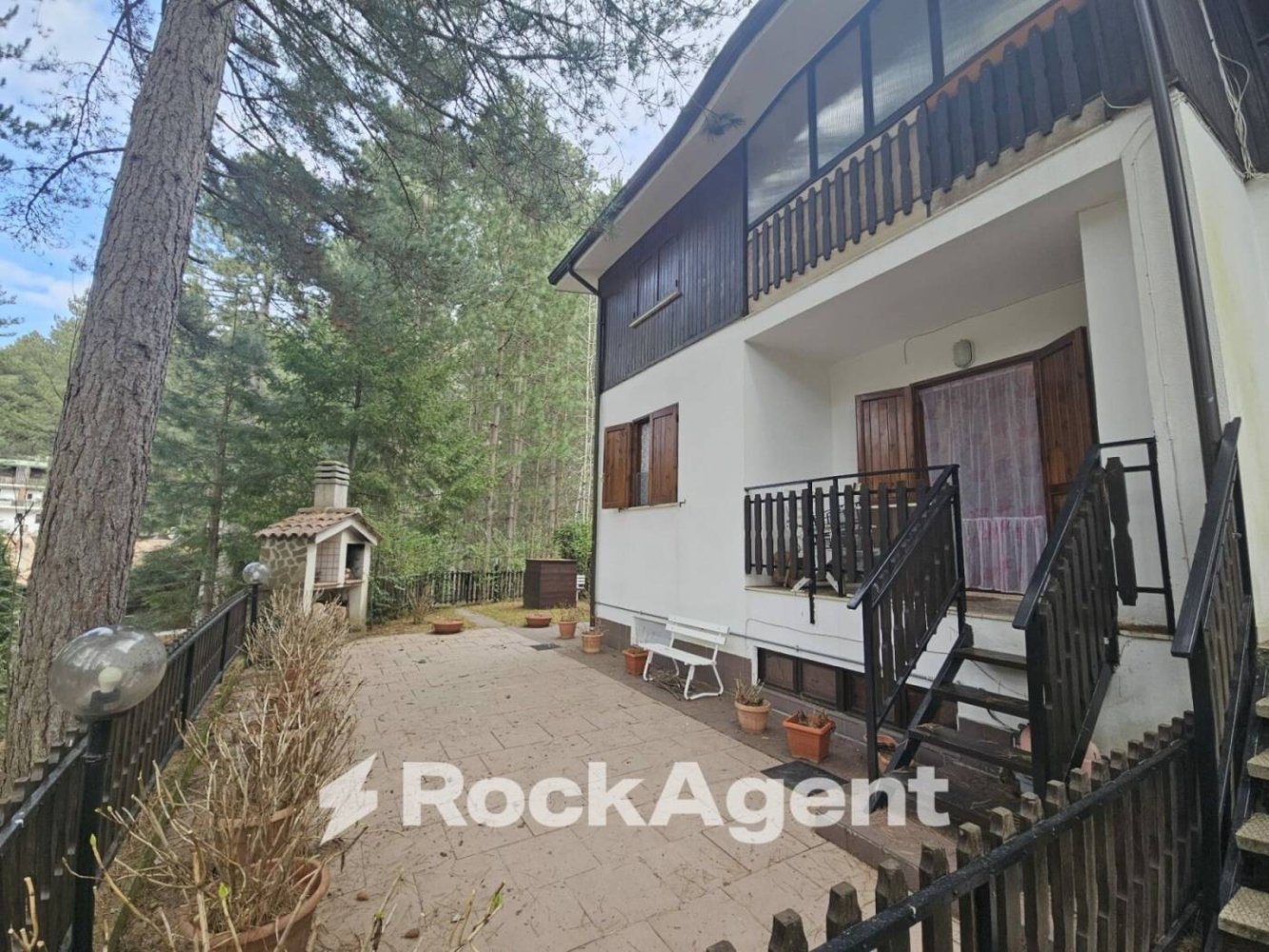 3 bedrooms Apartment in Taverna, Italy No. 297644