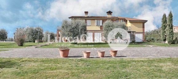 Villa de 10 dormitorios en Montecarlo, Italy No. 51017 8