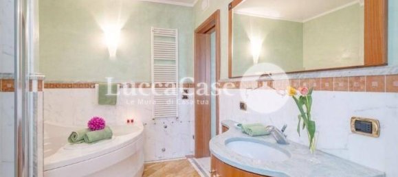 Villa de 10 dormitorios en Montecarlo, Italy No. 51017 25