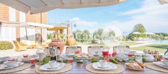 Villa de 10 dormitorios en Montecarlo, Italy No. 51017 7