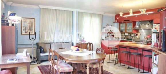 Villa de 10 dormitorios en Montecarlo, Italy No. 51017 44